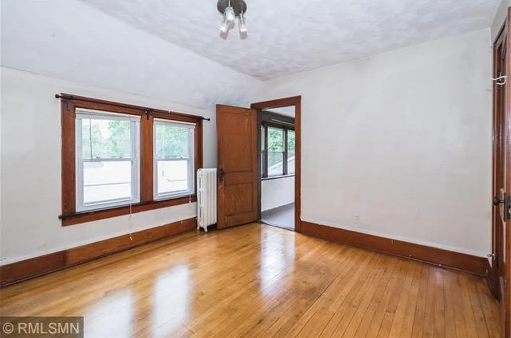 2 bed, 1113 sqft, $1,800 — Photo 4