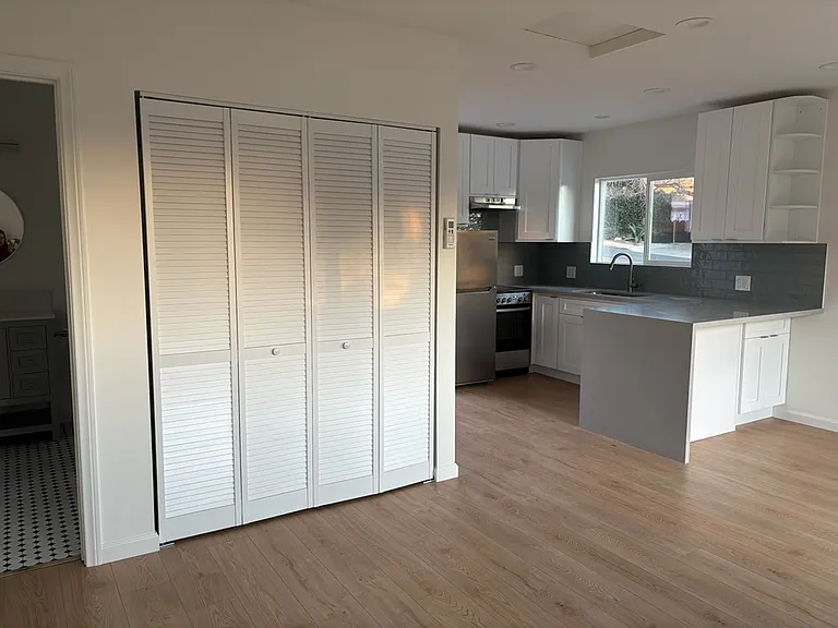 12671 Victoria Ave #12671 — Photo 8