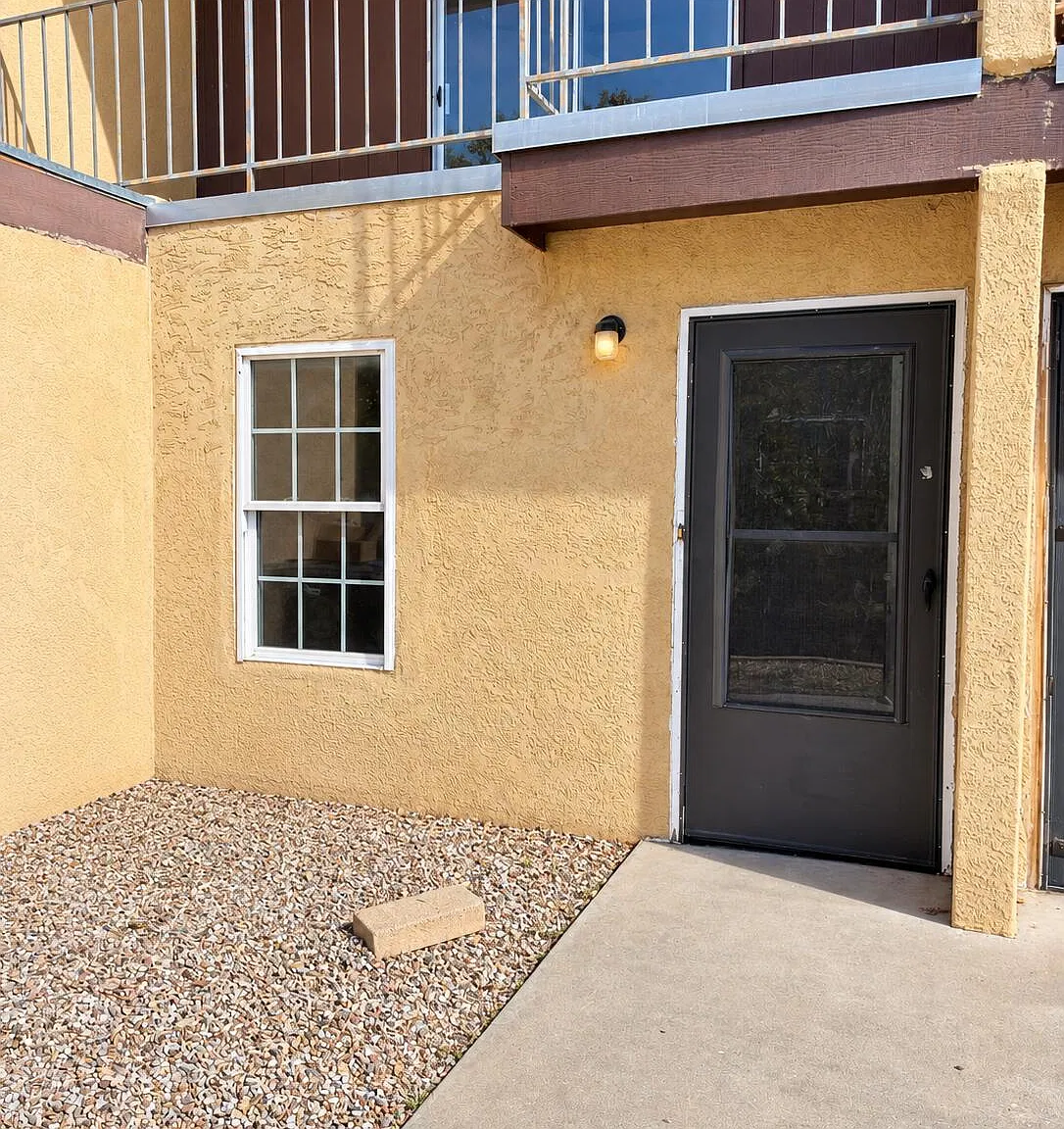 1 bed, 1.0 bath, 800 sqft, $1,200 — Photo 2