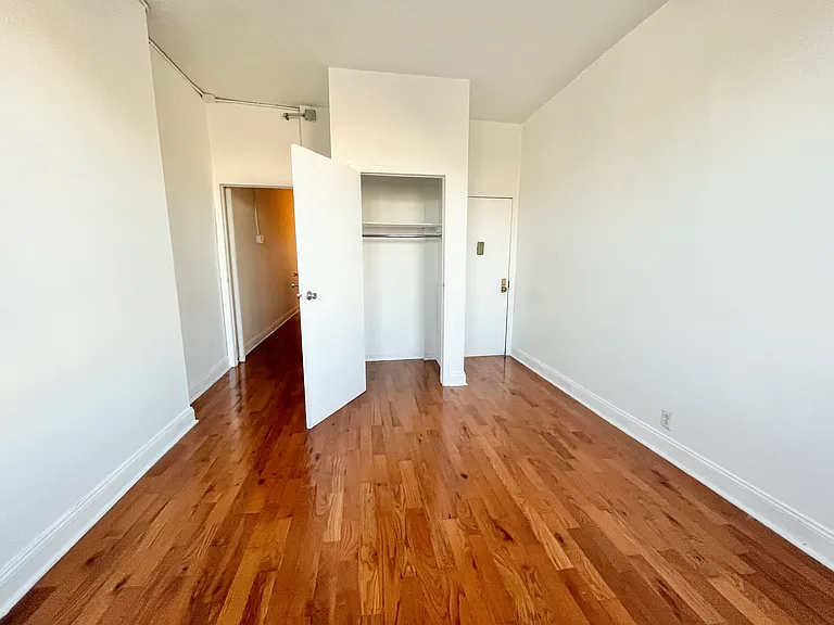 297 Troutman St #3L — Photo 6