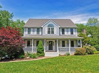 29 Rhodes St, Plainville, MA 02762