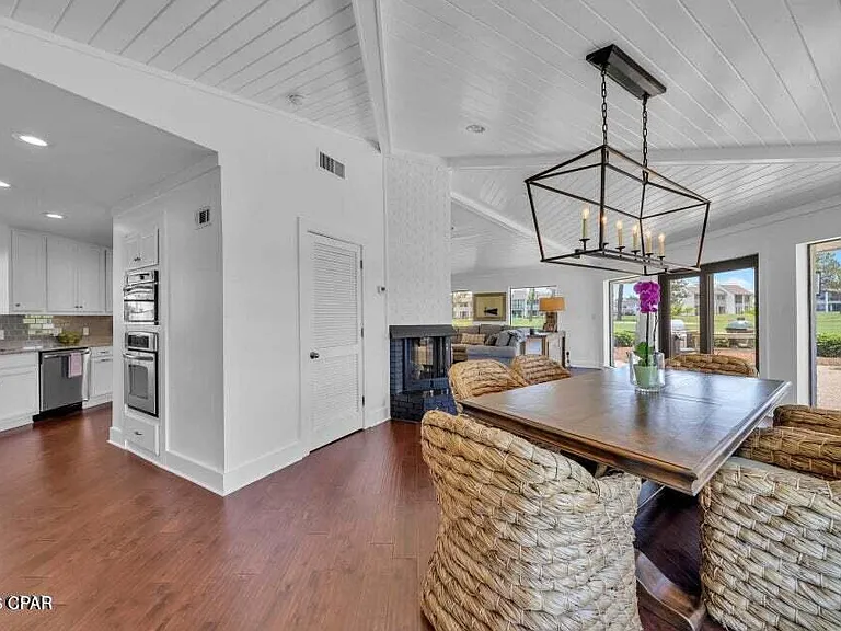 628 Amberjack Dr — Photo 4