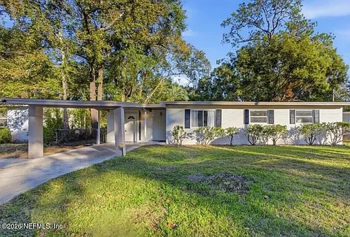 909 La Marche Dr Photo 1