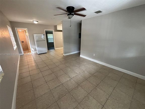 3rd image of 1179 NW 136th St