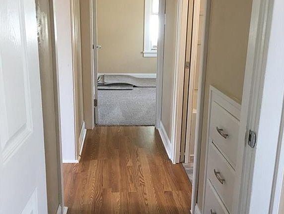 3rd image of 6113 Traymore Ave