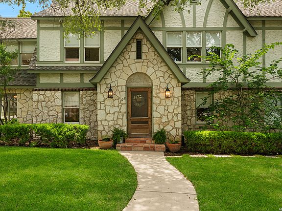 3rd image of 137 PARK DR