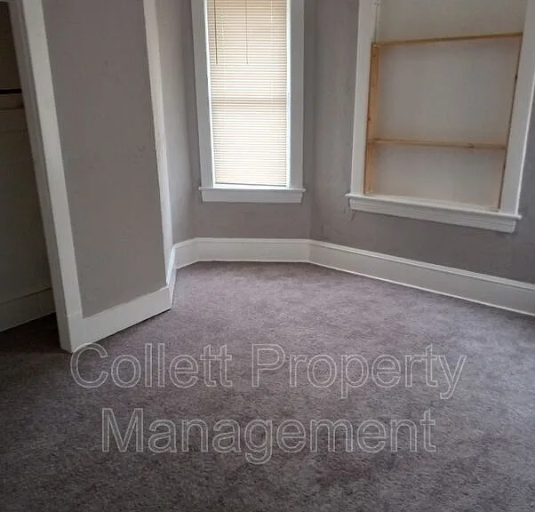 3912 Archwood Ave — Photo 4