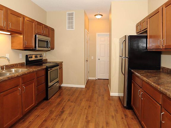 3rd image of 22265 Lilac Ct