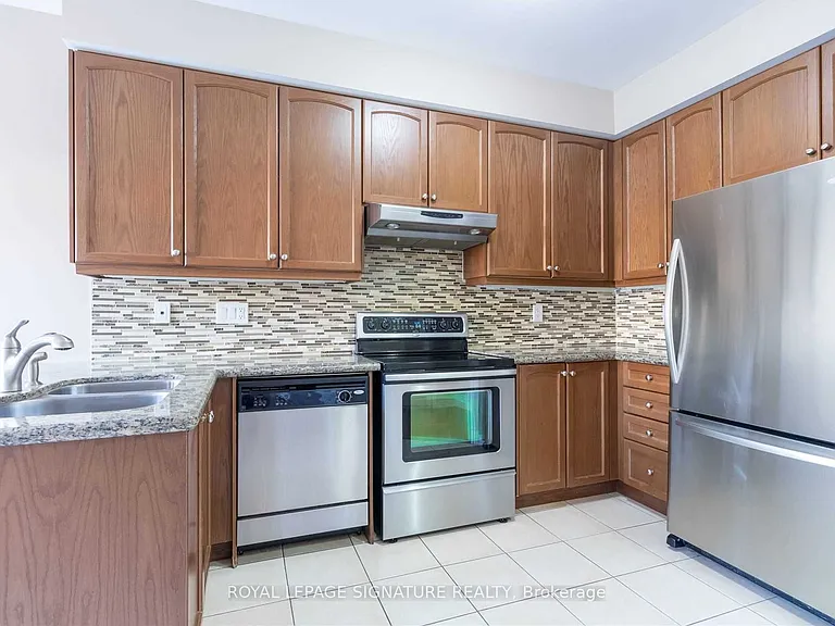 128 Holmes Cres — Photo 8