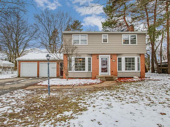 4th image of 1719 Sherwood Dr SE