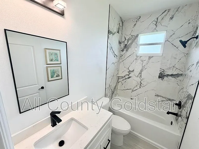 6049 Higgins Ln — Photo 10