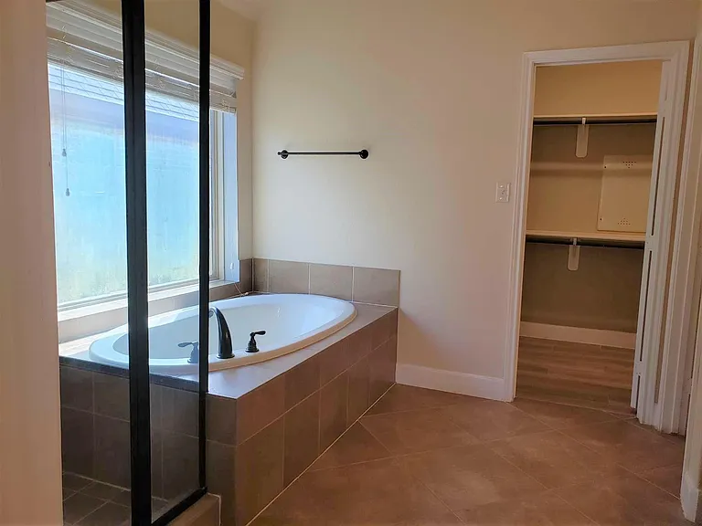 5927 Bristol Path Ln — Photo 13
