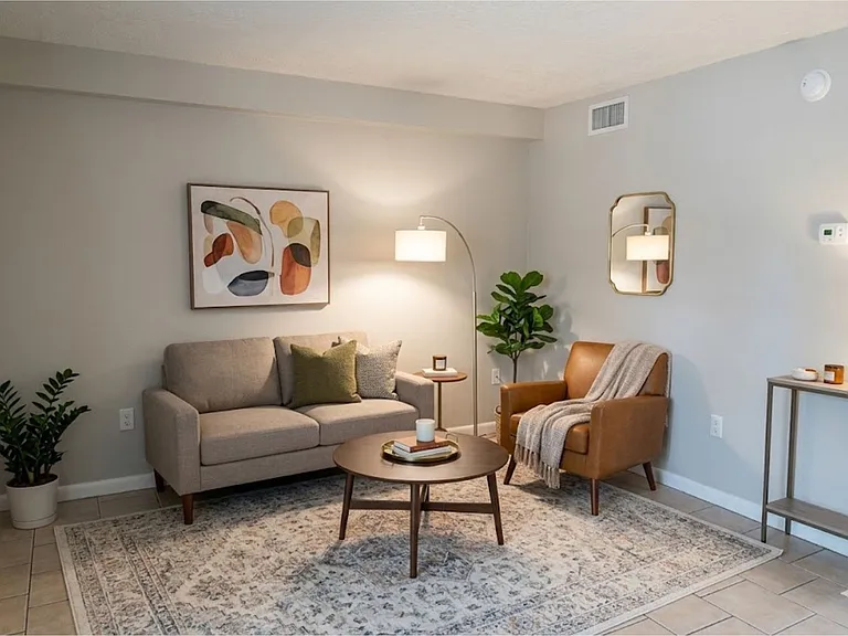 Janie B Apartments — Photo 21
