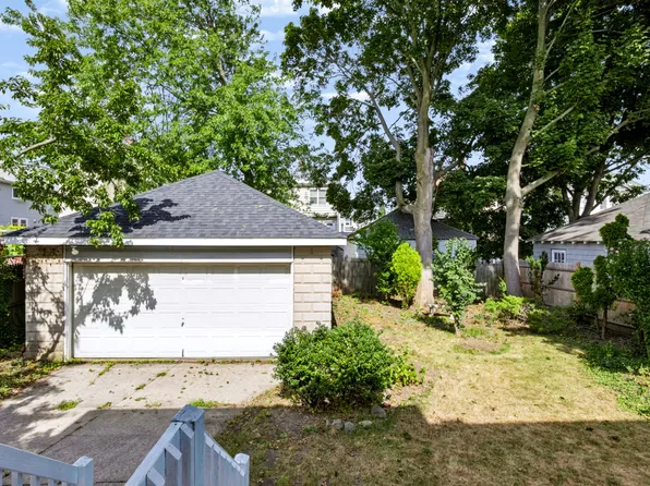 52 Vane St, Quincy, MA 02171