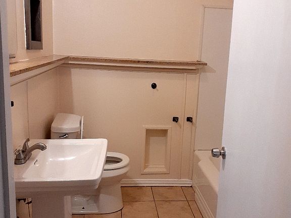 Somerset hall bathroom