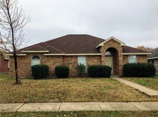 106 Clover Leaf Ln, Red Oak, TX 75154