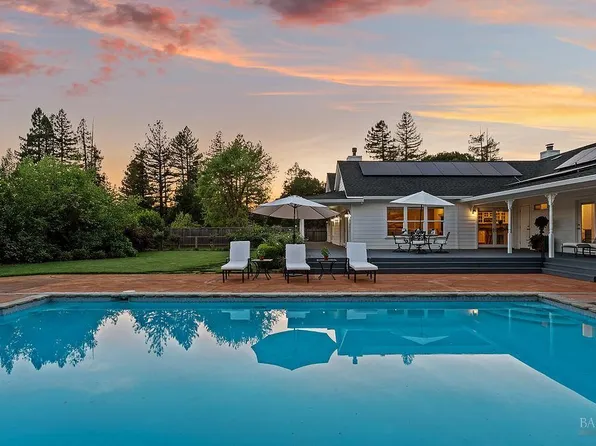 15119 Grove Street, Healdsburg, CA 95448