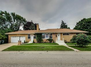 7715 N Neva Ave, Niles, IL 60714