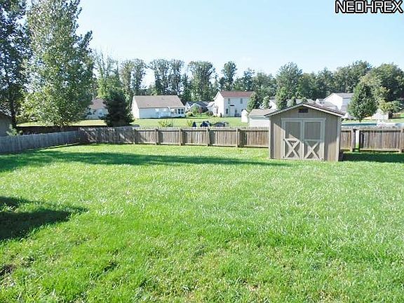 3rd image of 879 Knightsbridge Dr