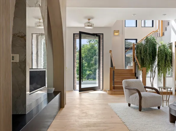 860 Brook Hollow Rd, Nashville, TN 37205