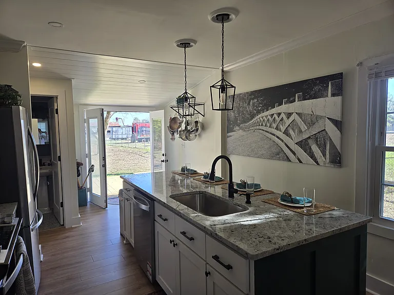 1718 Colleton Ave SE — Photo 7