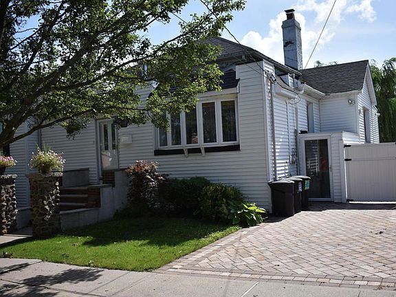 4th image of 60 Hickory Ave