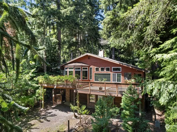1099 Worthy Place, Greenbank, WA 98253