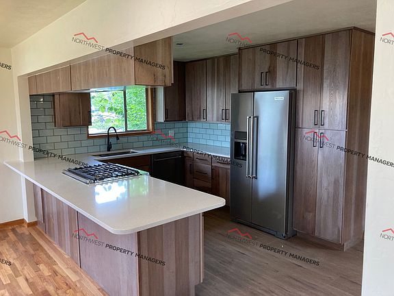 5th image of 404 S Washington Ave