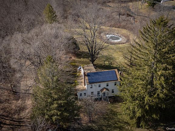 3rd image of 26 Bloody Hill Road