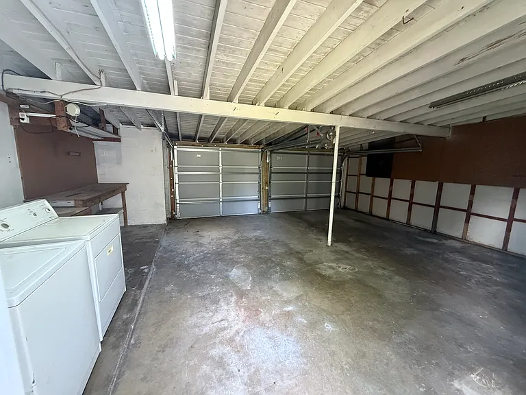 1324 Catalpa Ln — Photo 25