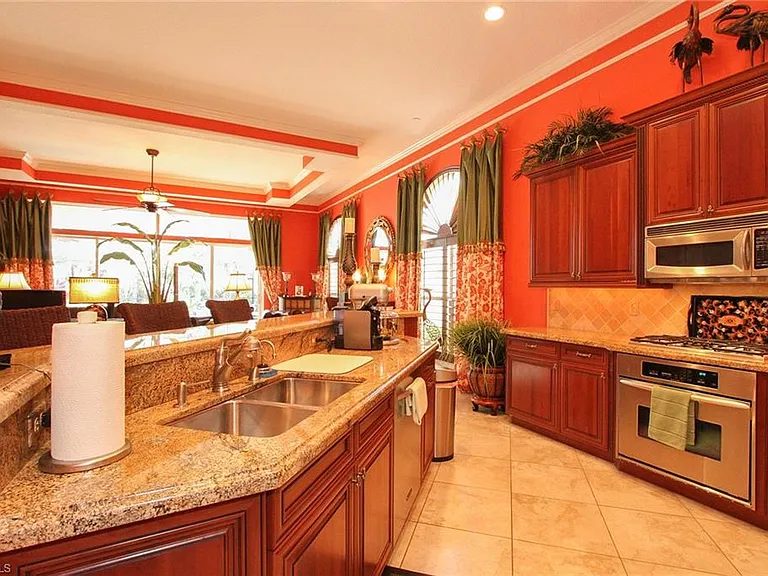 22033 Natures Cove Ct — Photo 8