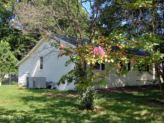 3rd image of 733 Walnut Hill Cir