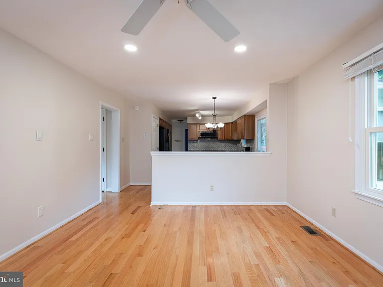 35 Nathalie Ct — Photo 9