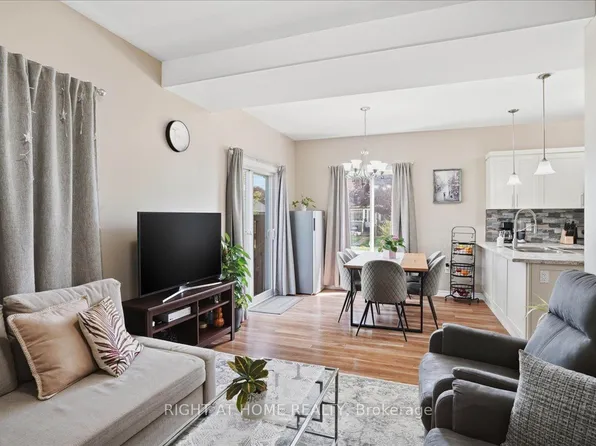 3 Nottingham Ct, Quinte West, ON K8V 0E7