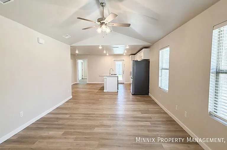 7806 Elm Ave — Photo 10