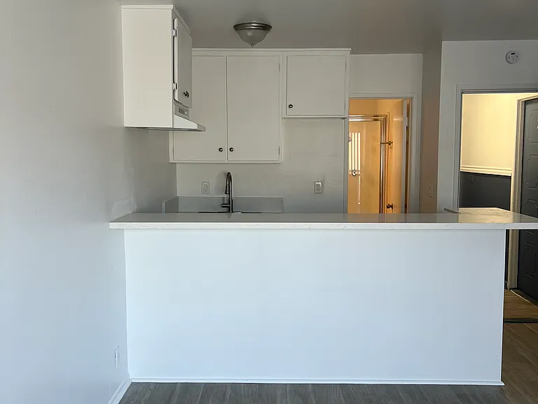 18366 Collins St #0 — Photo 2