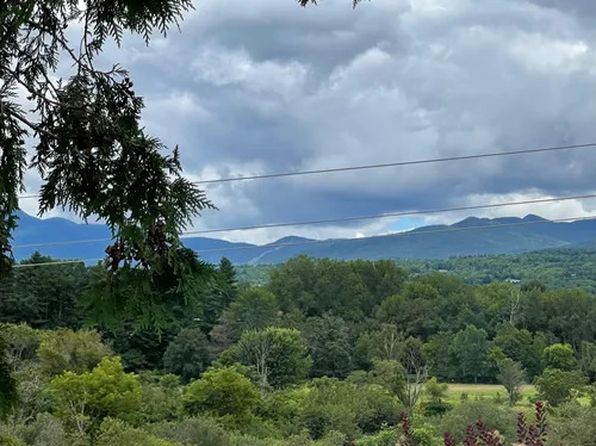 359 Maple St APT 8, Stowe, VT 05672