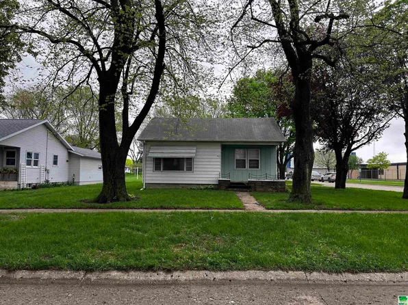 211 S Elm St, Marcus, IA 51035