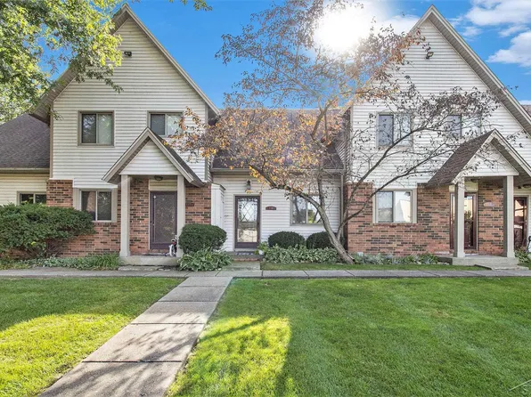 7310 Bluewater Dr, Clarkston, MI 48348