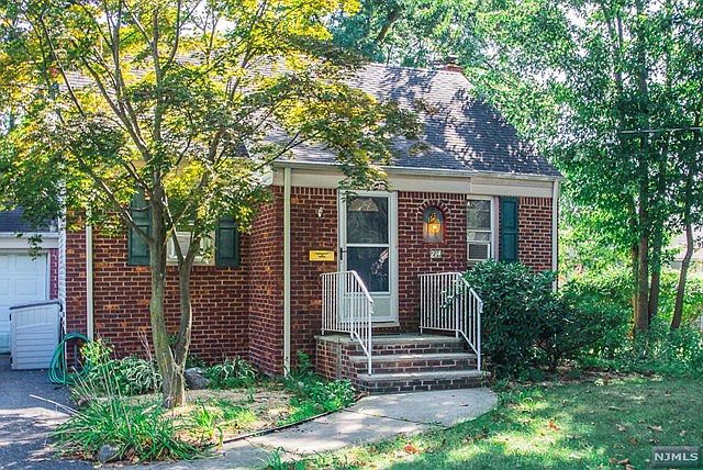 1st image of 214 McKinley Ave