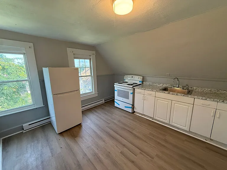 48-50 Acushnet Ave — Photo 5