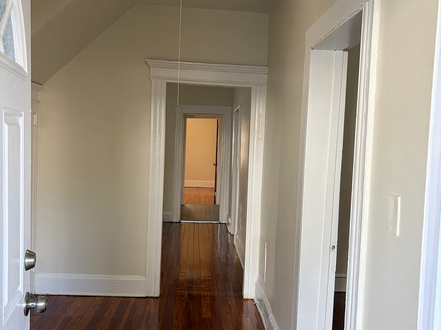 3 bed, 842 sqft, $2,200 — Photo 2