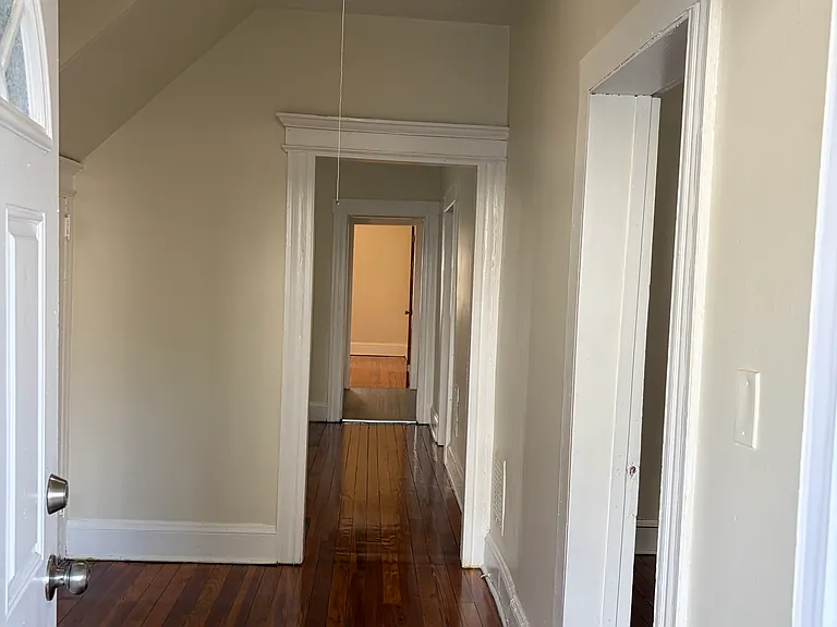 127-129 Read St #1 — Photo 2
