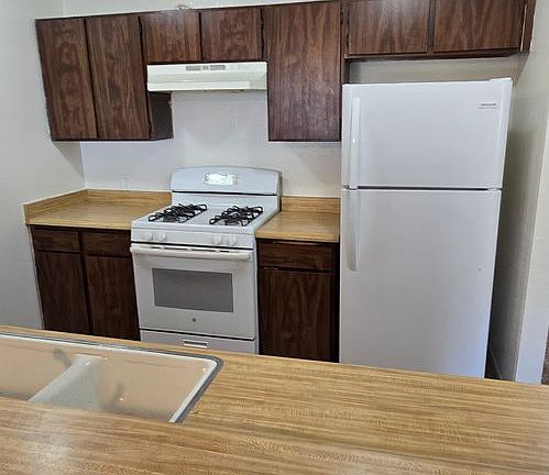 2nd image of 7240 Sombrilla Ave #8