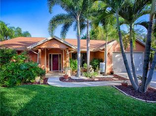 1019 NE Juniper Pl, Jensen Beach, FL 34957