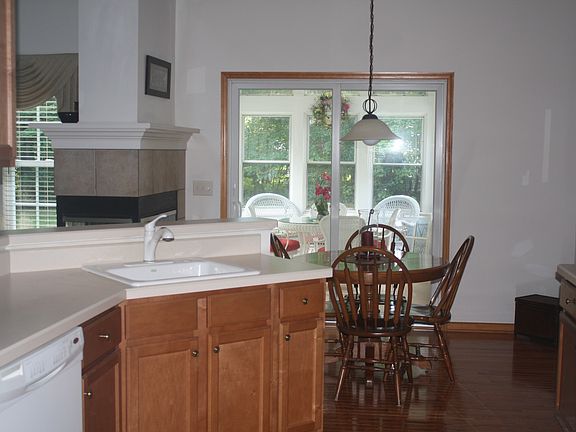 5th image of 31 Parkland Ct
