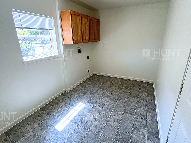 2046-1 Sycamore Ct — Photo 5