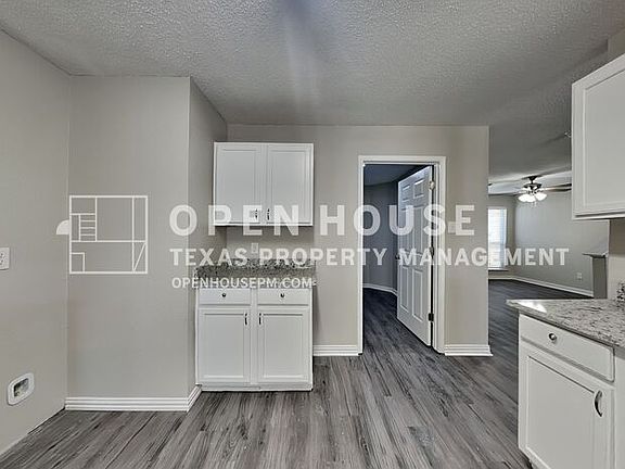 4th image of 1600 Briarhaven Way