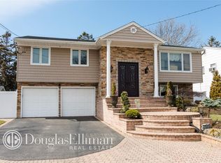 2797 Covered Bridge Rd, Merrick, NY 11566