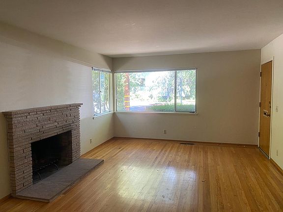 2nd image of 250 Hawthorne Ave